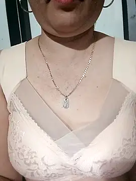 Snapshot of Dianna68 chatting on 01-18-26, 01:26 Dianna68 online show from 01-18-26, 01:26