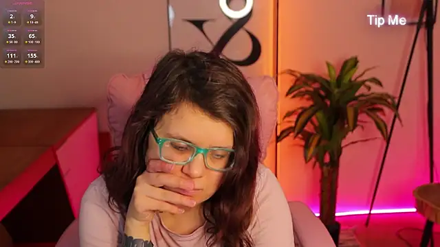 Ariell Mini online show from 04-10-26, 06:18