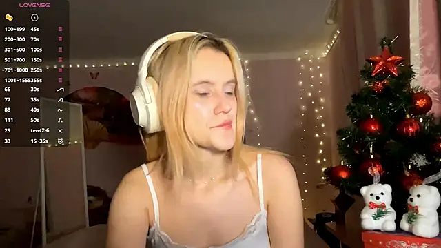 Snapshot of MelisaBloomy chatting on 12-22-25, 03:20 MelisaBloomy online show from 12-22-25, 03:20