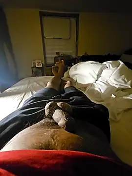 Snapshot of Gnax1 chatting on 12-21-25, 04:25 Gnax1 online show from 12-21-25, 04:25