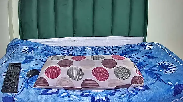 GoldenPearl 21 online show from 01-05-26, 08:12