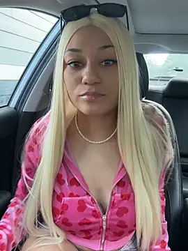 SassyDolphin online show from 12-17-25, 09:10