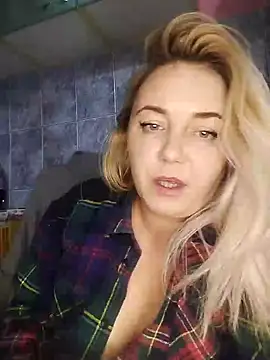 Snapshot of VeraLiubov chatting on 12-22-25, 07:33 VeraLiubov online show from 12-22-25, 07:33