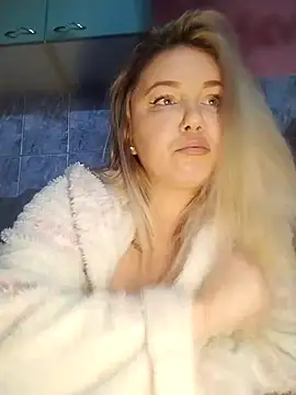 Snapshot of VeraLiubov chatting on 03-08-26, 04:27 VeraLiubov online show from 03-08-26, 04:27