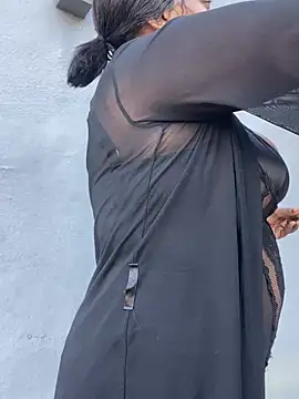 THICKBARBIE32 online show from 06-15-26, 06:04