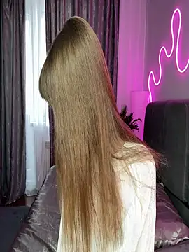 Moonliiine online show from 12-16-25, 05:56