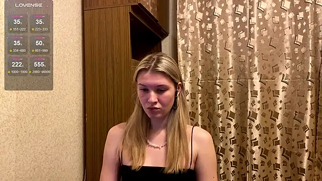 SkyeDavis online show from 01-06-26, 07:06