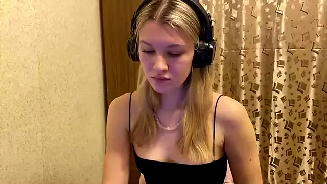 SkyeDavis online show from 01-10-26, 07:26