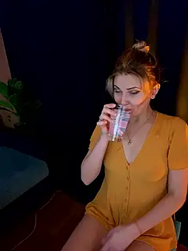 WetHotMilfaa online show from 01-10-26, 10:25