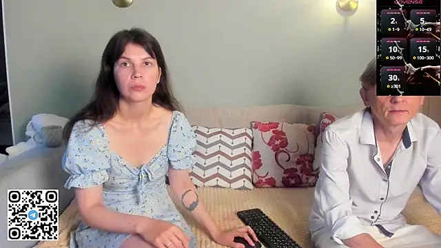 Snapshot of WeliosCouple chatting on 07-24-26, 07:06 WeliosCouple online show from 07-24-26, 07:06