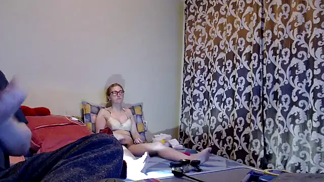 yunis32 online show from 02-13-25, 06:27