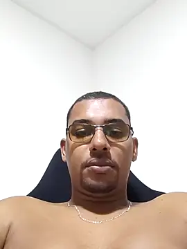 Reis001122 online show from 05-02-26, 03:22