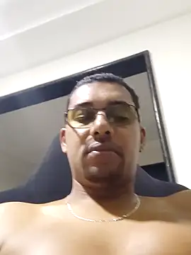 Reis001122 online show from 06-21-26, 04:26