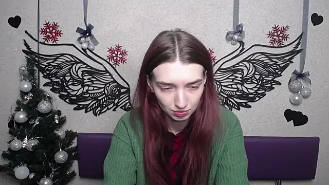 LisaDarcy online show from 12-20-25, 06:09