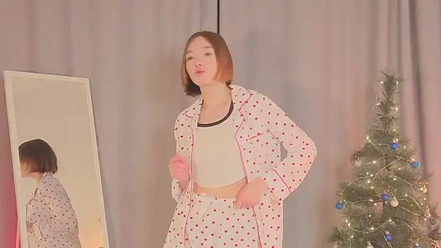 Leyla crsh online show from 12-16-25, 06:18