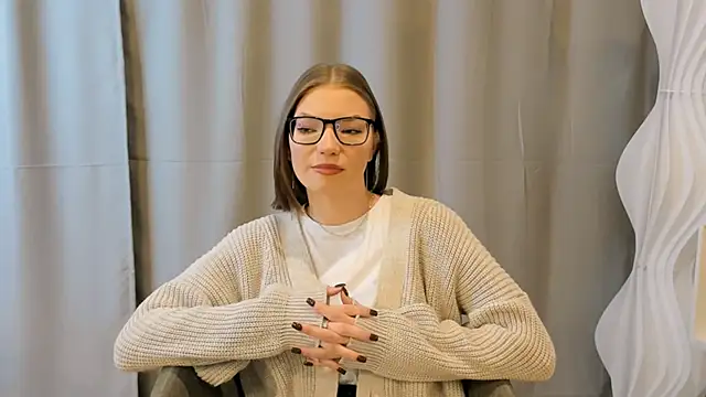 JeaneneWoltz online show from 12-16-25, 09:14