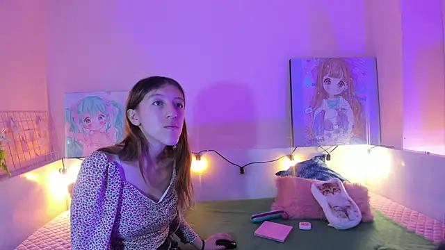 Snapshot of Briar_y_Blair chatting on 12-20-25, 01:40 Briar y Blair online show from 12-20-25, 01:40