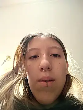 Snapshot of Briar_y_Blair chatting on 01-07-26, 01:13 Briar y Blair online show from 01-07-26, 01:13