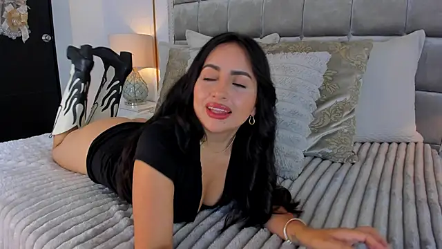 Snapshot of ZaraVesari chatting on 01-11-26, 07:30 ZaraVesari online show from 01-11-26, 07:30