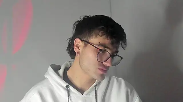 Snapshot of charlie_dicker chatting on 03-14-26, 02:06 charlie dicker online show from 03-14-26, 02:06