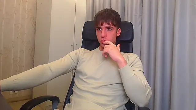 Snapshot of KellenWest chatting on 12-21-25, 05:14 KellenWest online show from 12-21-25, 05:14