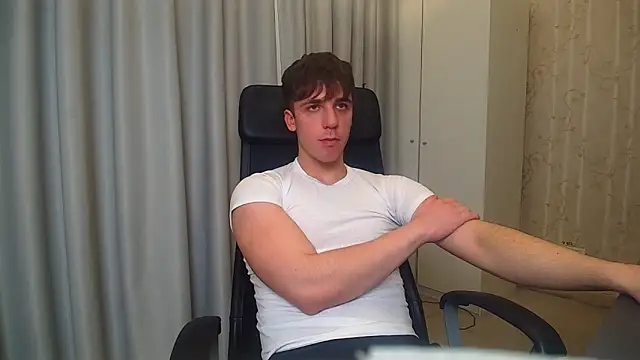 Snapshot of KellenWest chatting on 01-13-26, 11:26 KellenWest online show from 01-13-26, 11:26