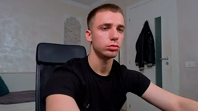 Snapshot of KellenWest chatting on 05-11-26, 04:51 KellenWest online show from 05-11-26, 04:51