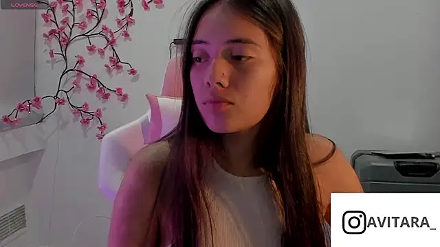 vanesita  online show from 06-17-26, 12:57