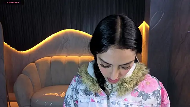 Tifany Tx online show from 04-15-26, 07:43