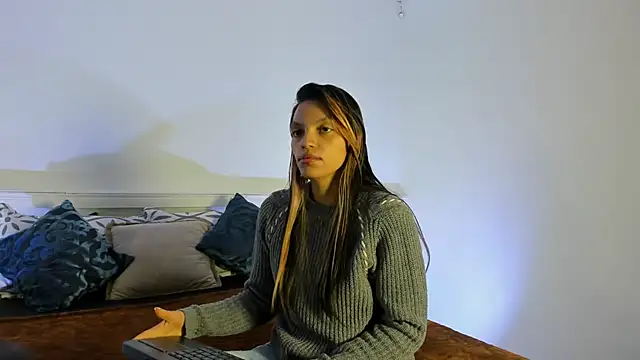 Snapshot of Ishtar_24 chatting on 12-19-25, 11:39 Ishtar 24 online show from 12-19-25, 11:39