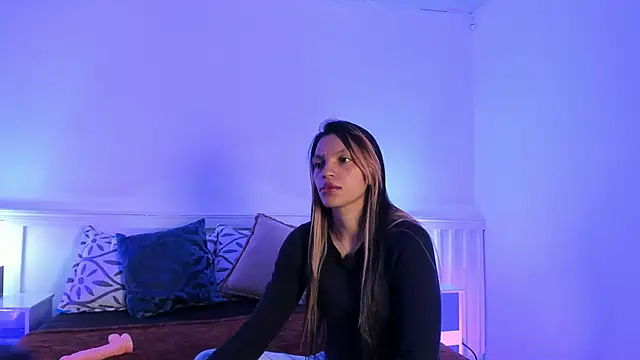 Snapshot of Ishtar_24 chatting on 12-20-25, 11:17 Ishtar 24 online show from 12-20-25, 11:17