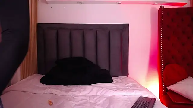 TransDivaSantana online show from 04-18-26, 08:40