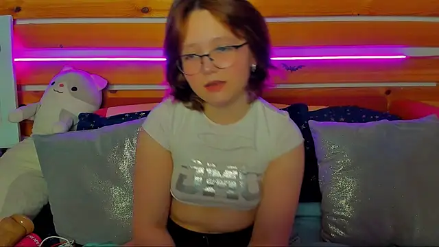 Mary Bryantt online show from 02-25-26, 01:15