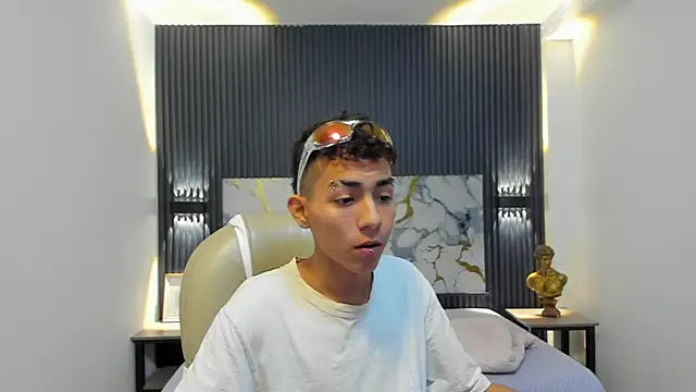 TaylerMiles online show from 01-14-26, 03:01