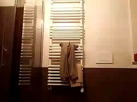 Snapshot of Durdllo90 chatting on 12-18-25, 01:28 Durdllo90 online show from 12-18-25, 01:28