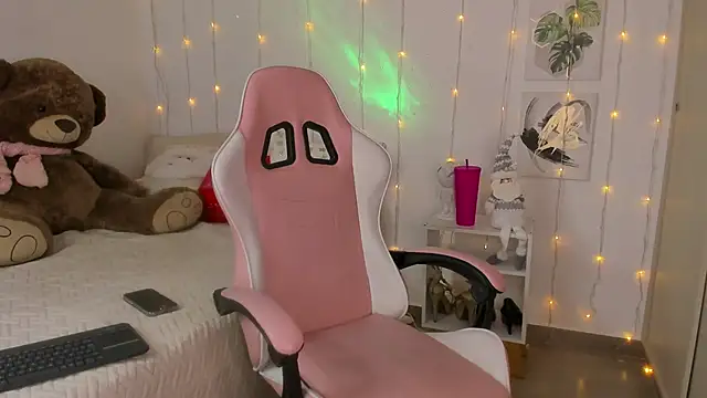 Lily Hiill7 online show from 01-05-26, 06:33