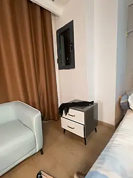 ccyun666 online show from 04-01-26, 01:23