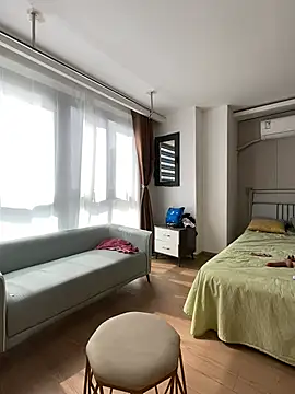 ccyun666 online show from 04-18-26, 01:20