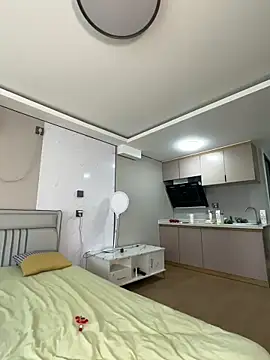 ccyun666 online show from 04-21-26, 12:45