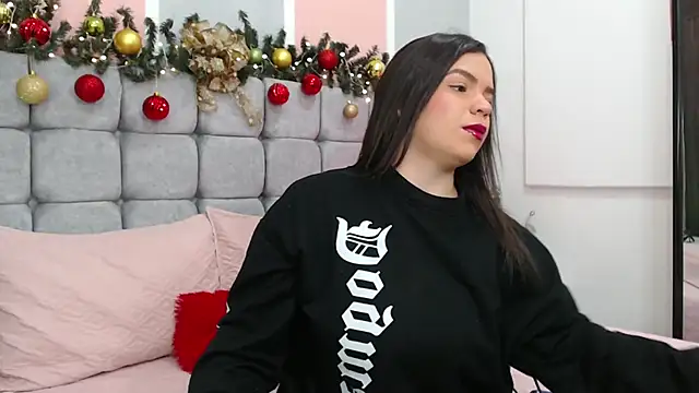 AuraArnau online show from 12-22-25, 07:22