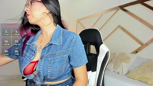 Snapshot of isa_valverde chatting on 12-19-25, 02:29 isa valverde online show from 12-19-25, 02:29