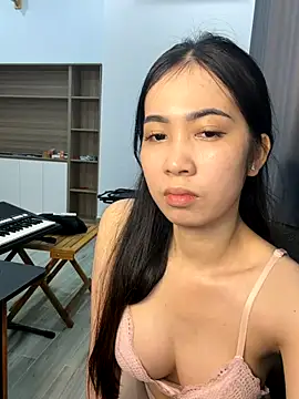 LINAA-KUTE online show from 12-17-25, 06:03