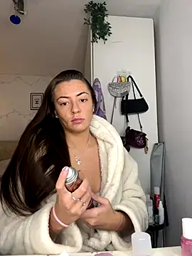 Snapshot of georgiag chatting on 01-05-26, 06:11 georgiag online show from 01-05-26, 06:11