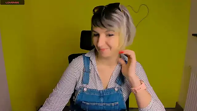 Snapshot of Lana_Foxyy chatting on 04-27-26, 02:59 Lana Foxyy online show from 04-27-26, 02:59