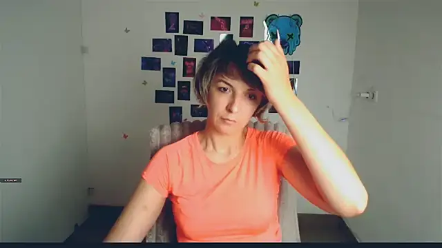 Snapshot of Lana_Foxyy chatting on 05-20-26, 12:33 Lana Foxyy online show from 05-20-26, 12:33