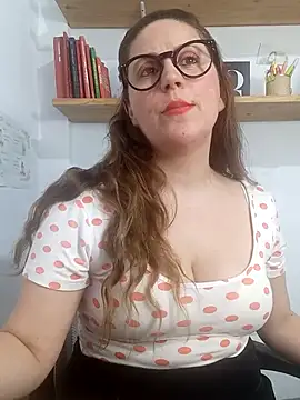 SofiEsteves online show from 05-06-26, 02:00