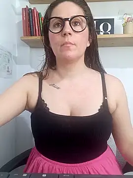 SofiEsteves online show from 05-07-26, 04:12
