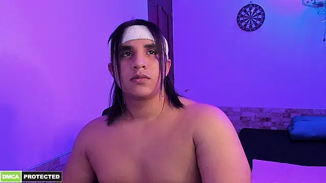 Snapshot of latinboyfit chatting on 05-17-26, 04:25 latinboyfit online show from 05-17-26, 04:25