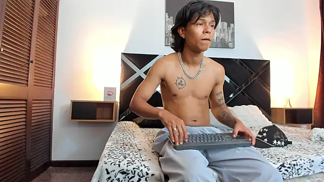 AndyKings 1 online show from 04-07-26, 03:18