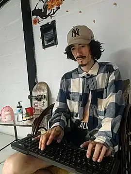 Snapshot of sk8-boy chatting on 01-06-26, 02:32 sk8-boy online show from 01-06-26, 02:32